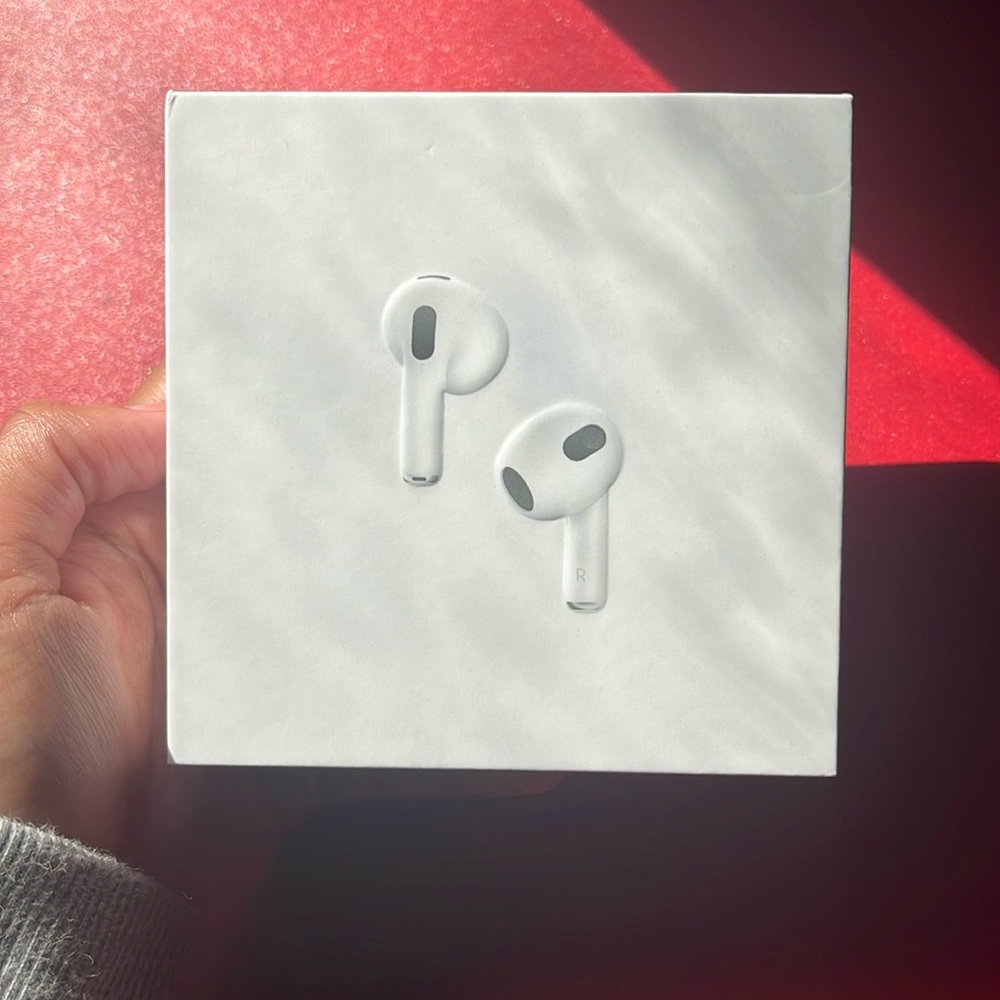 AirPods (3rd generation) with MagSafe Charging Case
